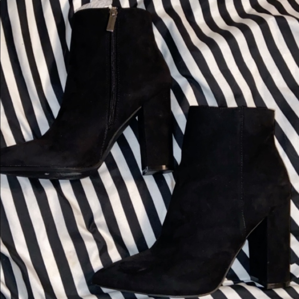 Black block-heeled zipper booties